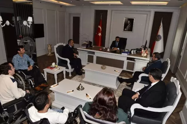 Engelli Vatandaşlardan Emniyete Ziyaret Engelli Vatandaşlardan Emniyete Ziyaret