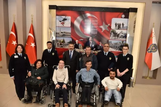 Engelli Vatandaşlardan Emniyete Ziyaret Engelli Vatandaşlardan Emniyete Ziyaret