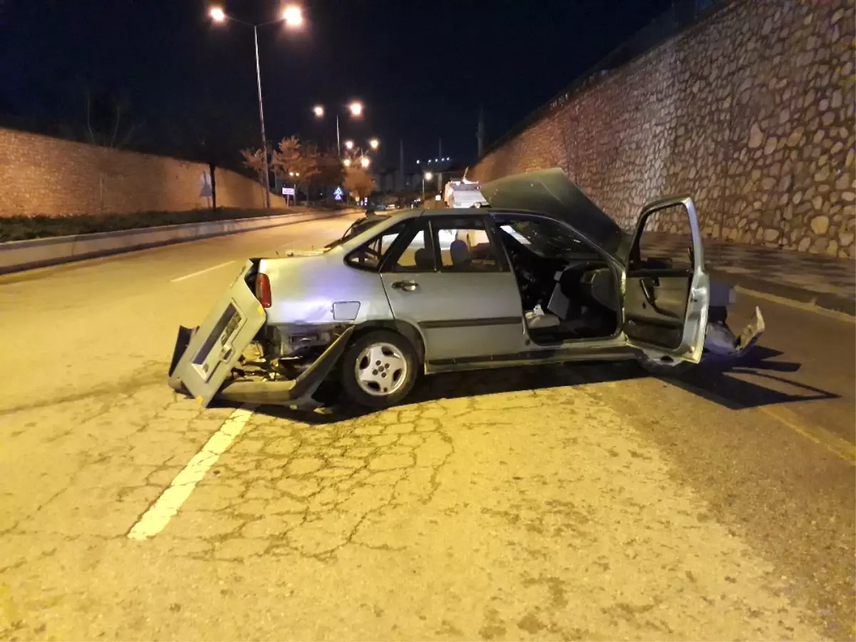 Ağaca Çarptı, Yerinden Fırladı: I: 1 Ölü, 1 Yaralı