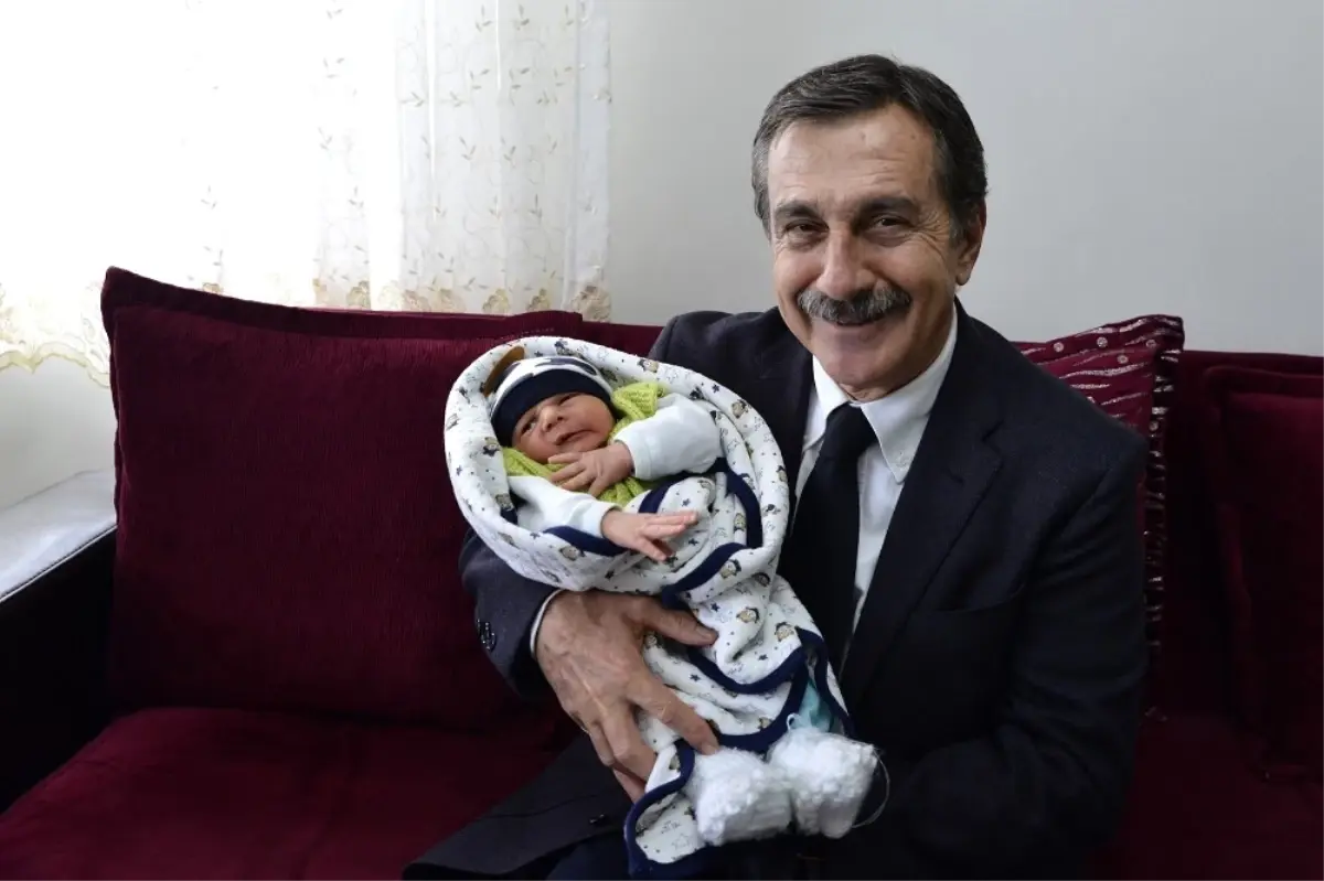 Başkan Ataç Bebek Ziyaretlerini Sürdürüyor