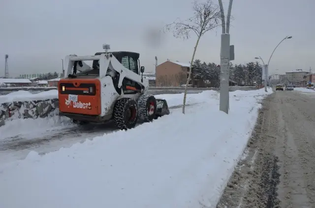 Ağrı'da Kar Temizleme Çalışmaları Başladı