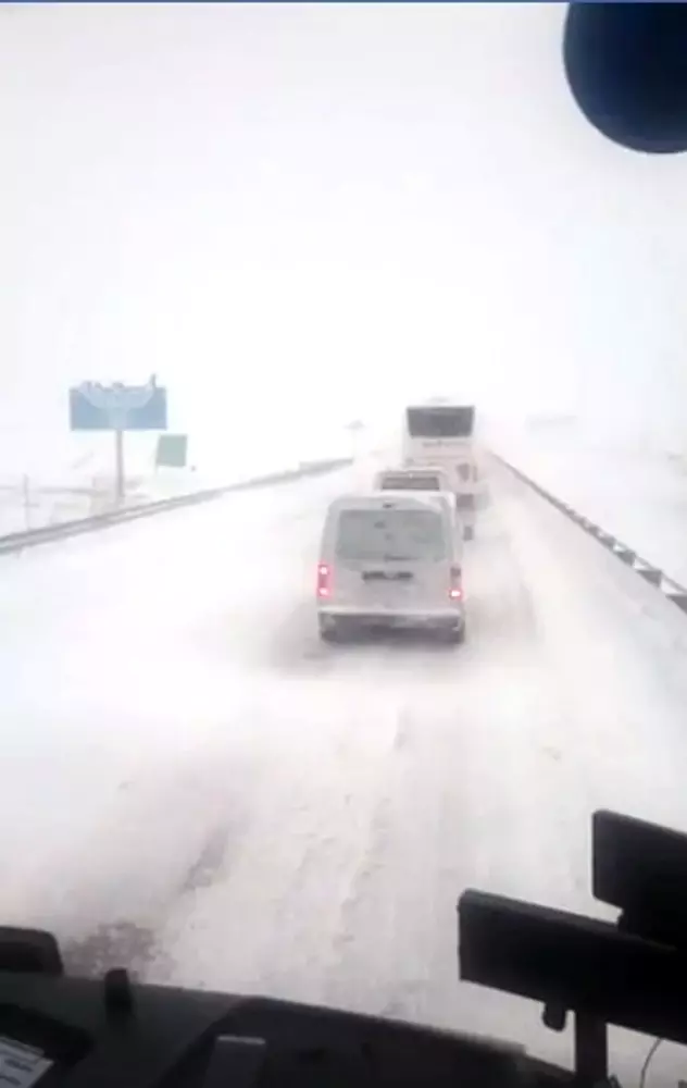 Doğu'da 650 Köy ve Mahalle Yolu Kar Nedeniyle Kapandı