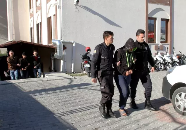 Motosiklet Çetesi İşbaşında Yakalandı Motosiklet Çetesi İşbaşında Yakalandı
