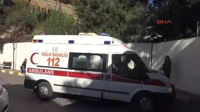 Muğla Karısını Göğsünden Bıçakladı Muğla Karısını Göğsünden Bıçakladı