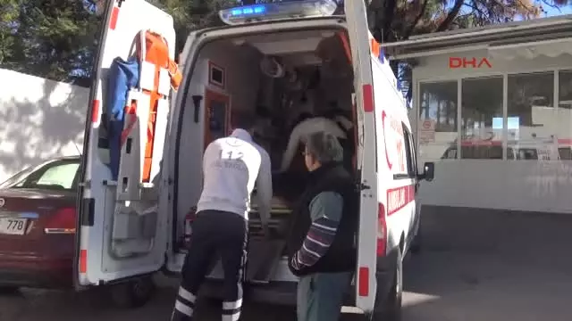 Muğla Karısını Göğsünden Bıçakladı Muğla Karısını Göğsünden Bıçakladı