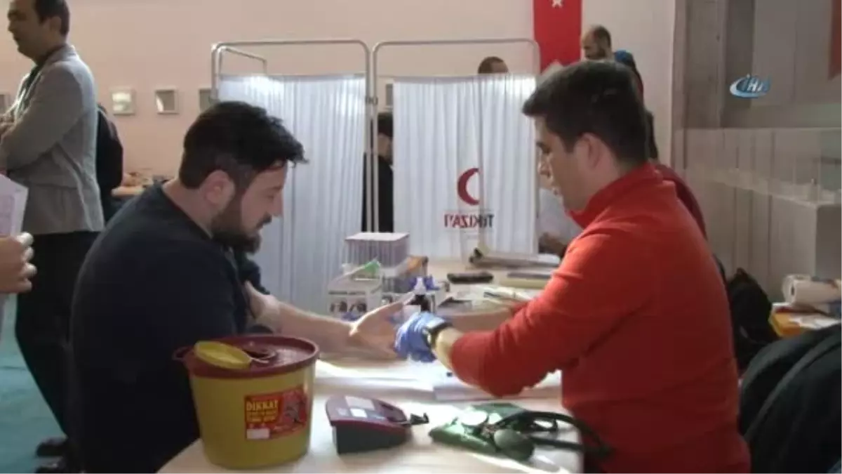 Prof. Dr. Çağrı Erhan: 'Kan Bağışı Bilinci Var Ama Kan Verme Alışkanlığımız Yok'