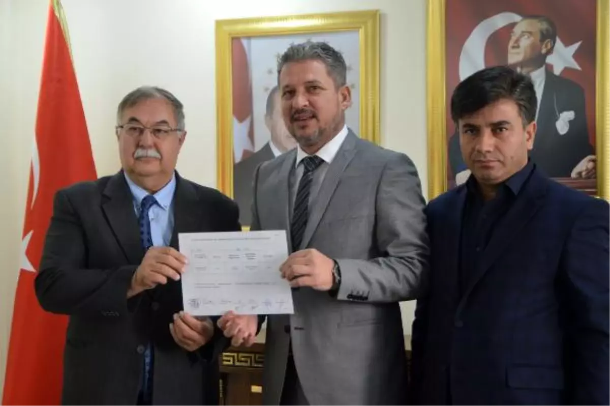 AK Parti'li İl Genel Meclisi Üyesi, Görevinden İstifa Etti