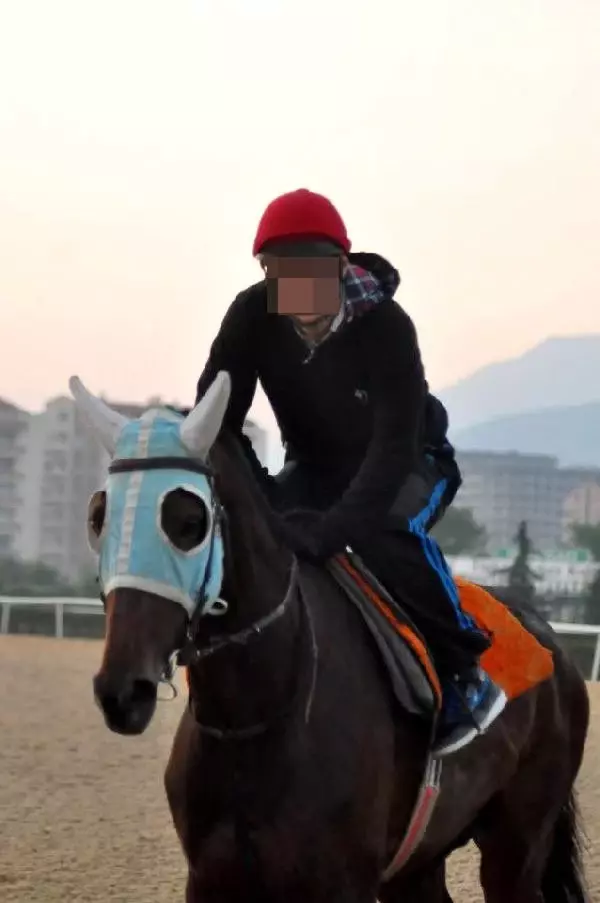 Arkadaşını Yarış Atı Aldığı Yalanıyla Dolandırdı