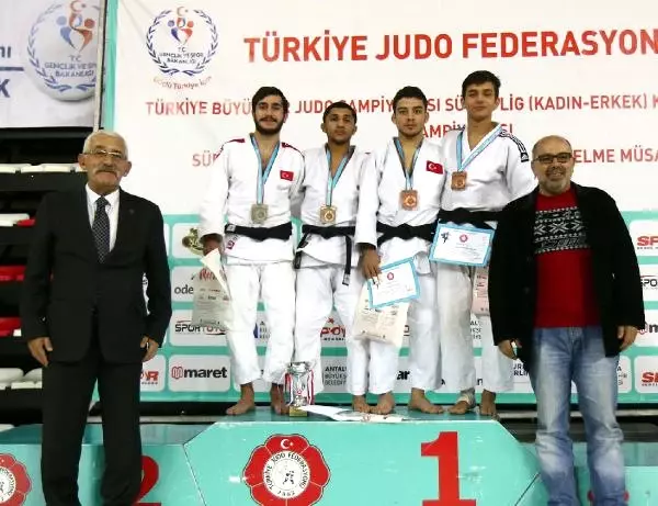 Büyükler Ferdi Judo Şampiyonası Devam Ediyor