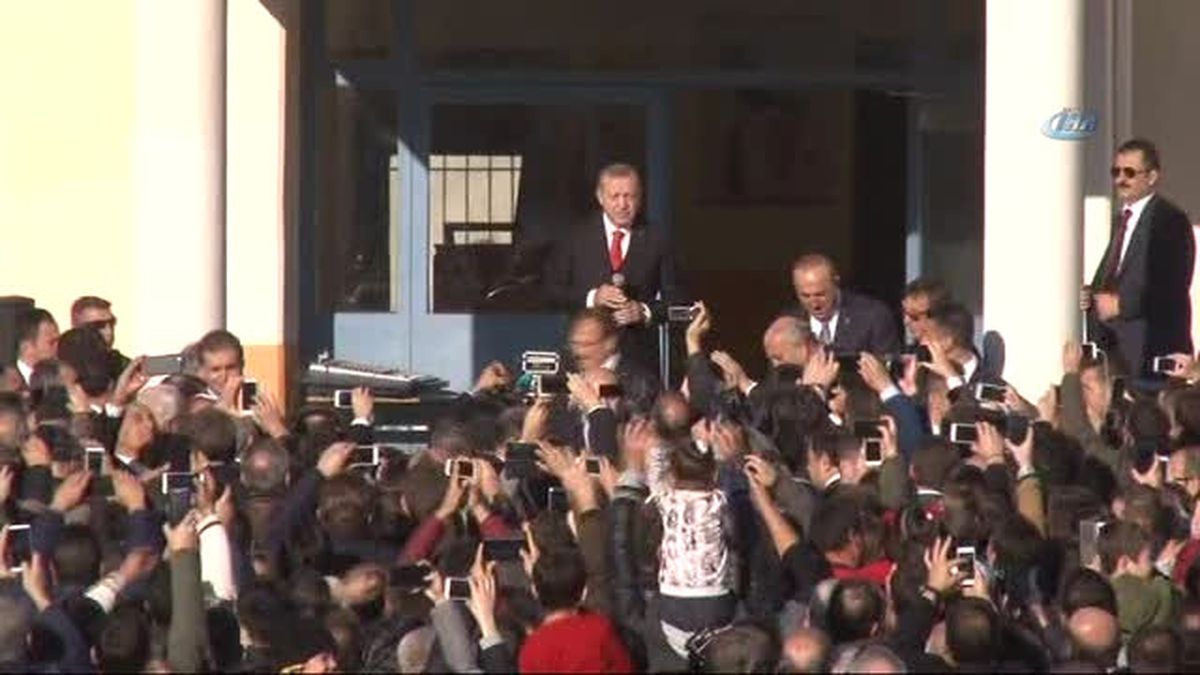 Cumhurbaşkanı Erdoğan, Celal Bayar Lisesi'ni Ziyaret Etti- 'Sizler Burada Özellikle...