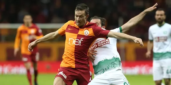 Denayer'in Yerine Linnes Geçiyor