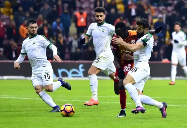 Galatasaray ile Teleset Mobilya Akhisarspor 15. Randevuda