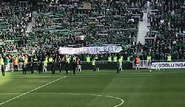 Sakaryaspor Taraftarının Kütahyalı İçin Açtığı Pankart Ceza Almadı