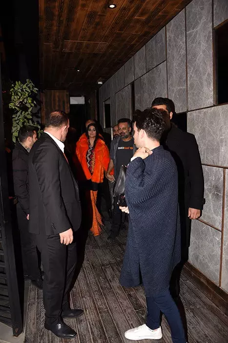 Sosyetik Güzel Süreyya Yalçın, İstanbul Gecelerinde 10 Korumayla Geziyor