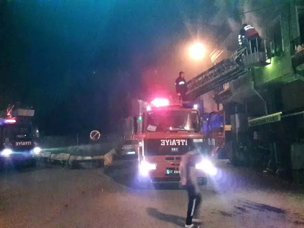 Üç Katlı Apartmanda Çıkan Yangın Korkuttu