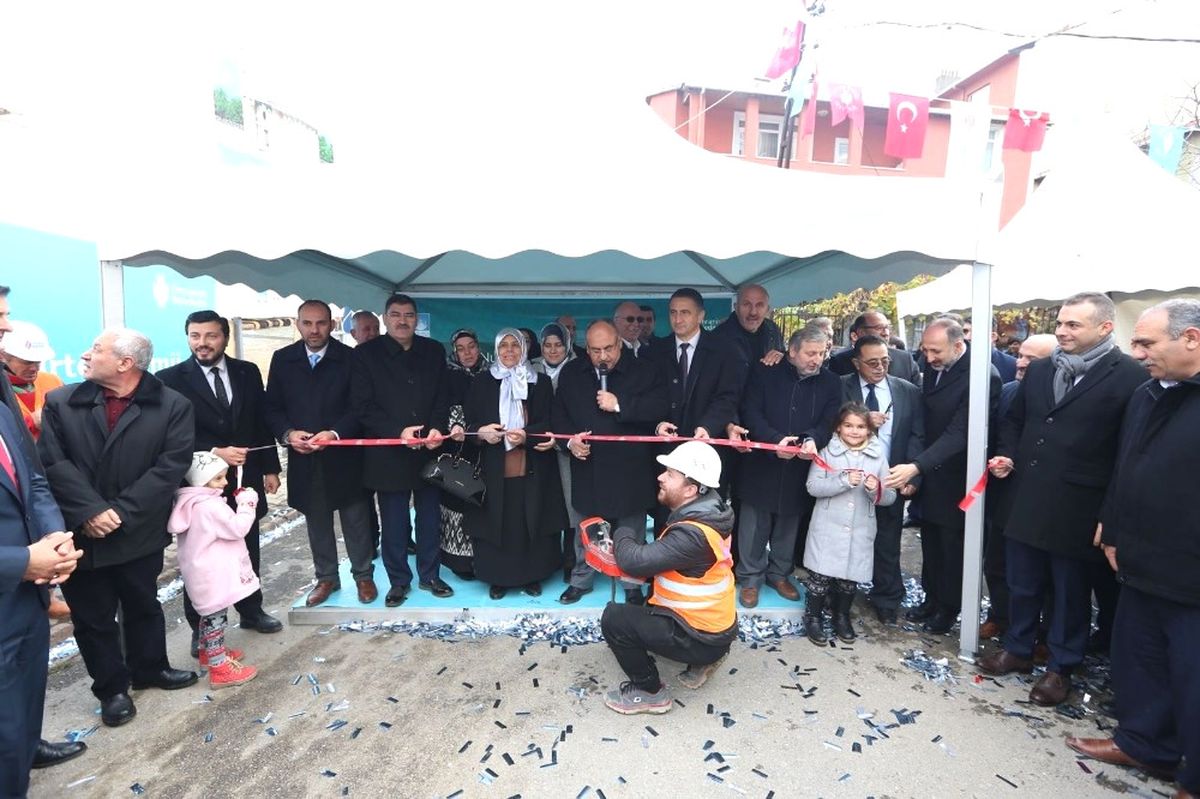 Ümraniye'de Hacı Nurten Camii ve Sosyal Tesisinin Temeli Törenle Atıldı