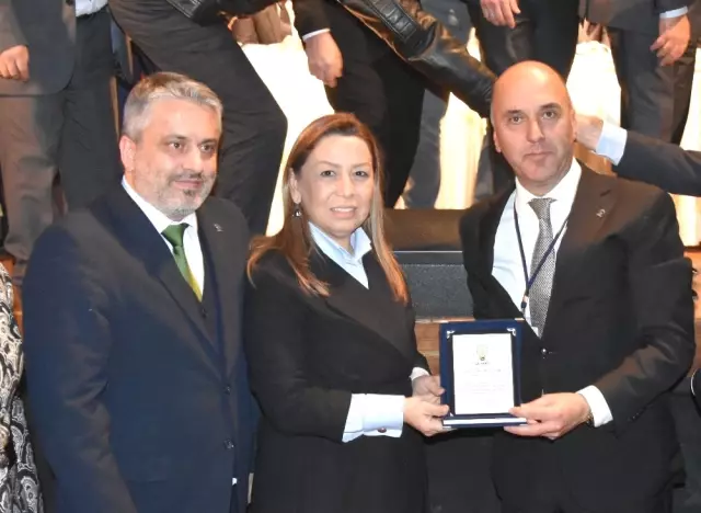 AK Parti Mudanya'da Murat Ünal Güven Tazeledi AK Parti Mudanya'da Murat Ünal Güven Tazeledi