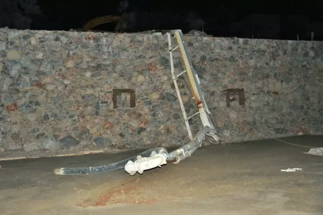 Beton Dökme Aracının Altında Kalan İşçi Hayatını Kaybetti Beton Dökme Aracının Altında Kalan İşçi Hayatını Kaybetti