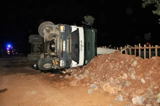 Beton Dökme Aracının Altında Kalan İşçi Hayatını Kaybetti Beton Dökme Aracının Altında Kalan İşçi Hayatını Kaybetti