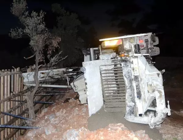 Devrilen Beton Pompasının Altında Kalan İşçi Öldü Devrilen Beton Pompasının Altında Kalan İşçi Öldü