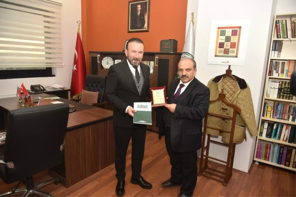 Doğan'dan İlahiyat Fakültesi'ne Ziyaret