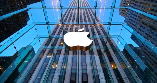 iPhone'un Efsane Tasarımcısı Görevine Geri Dönüyor