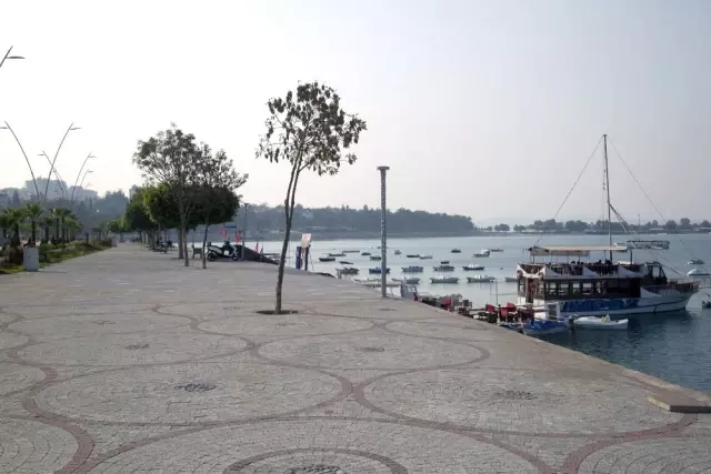Adnan Menderes Sahil Yolu'nda 3. Etap Çalışmaları Başladı Adnan Menderes Sahil Yolu'nda 3. Etap Çalışmaları Başladı