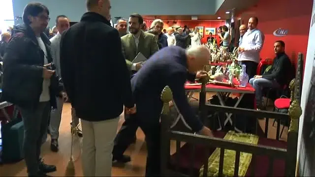 Osmanlı Döneminden Kalma 300 Bin Liralık Taht Dikkat Çekti Osmanlı Döneminden Kalma 300 Bin Liralık Taht Dikkat Çekti