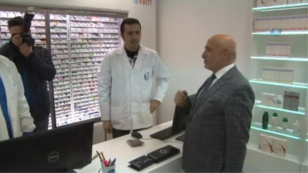 Türkiye'nin Yerli ve Milli İlk Robotik Fakülte Eczanesi