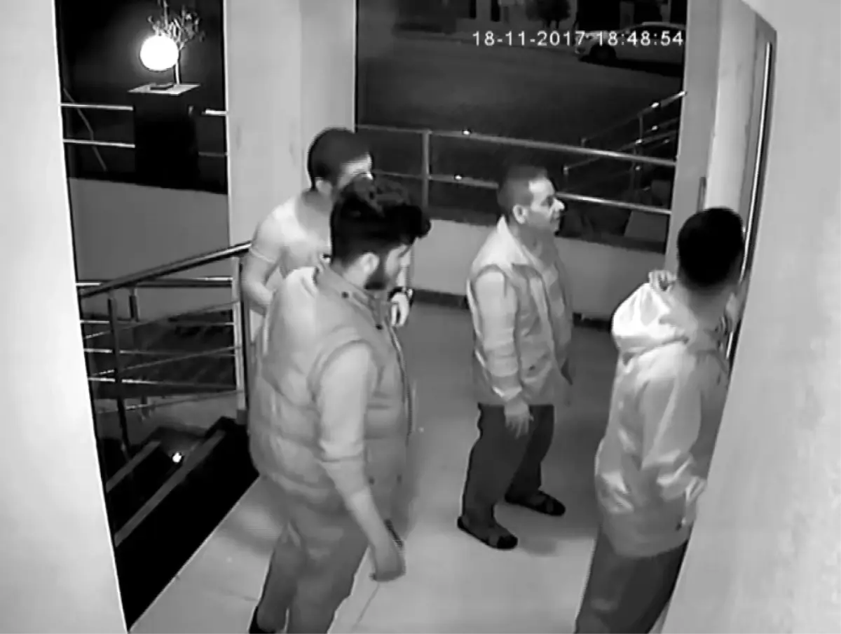 Bar Sahibi Kadını Öldürüp, Güvenlik Kamerası Aradılar