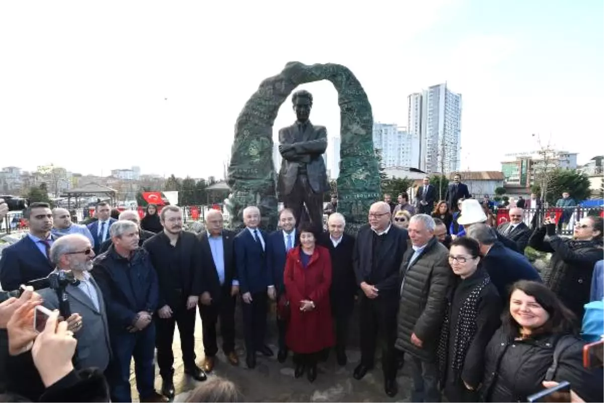 Dünyaca Ünlü Yazar Cengiz Aytmatov'un Heykeli Maltepe'de Açıldı