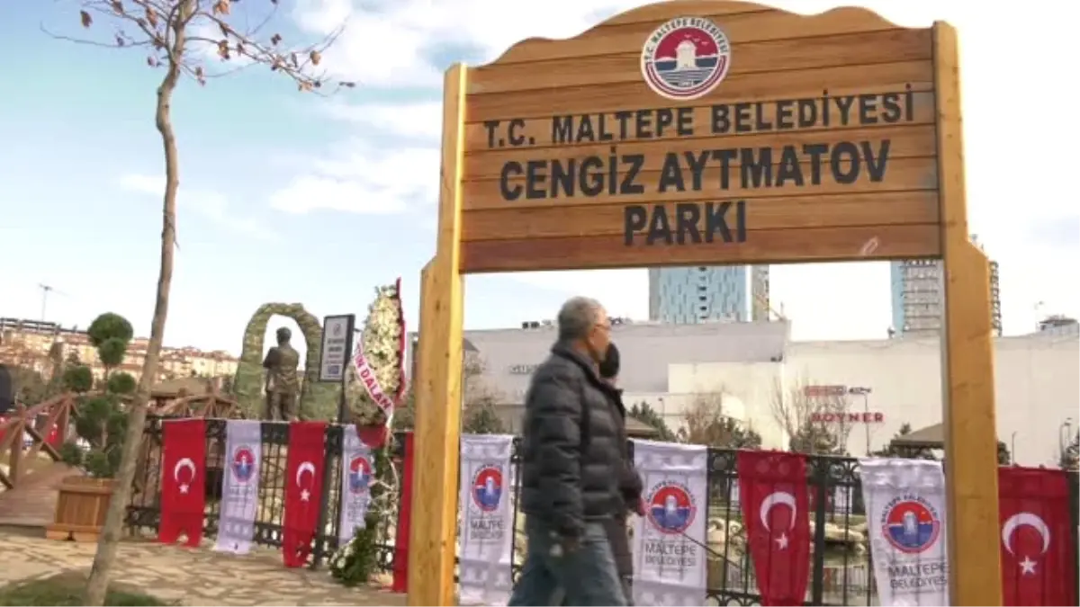 Dünyaca Ünlü Yazar Cengiz Aytmatov'un Heykeli Maltepe'de Açıldı