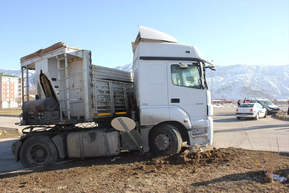 Erzurum'da Trafik Kazası: 2 Yaralı