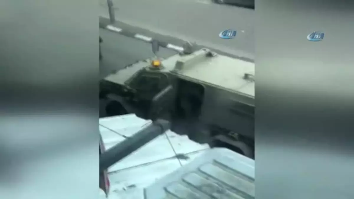 İsrail, Batı Şeria'da 12 Filistinli Genci Gözaltına Aldı