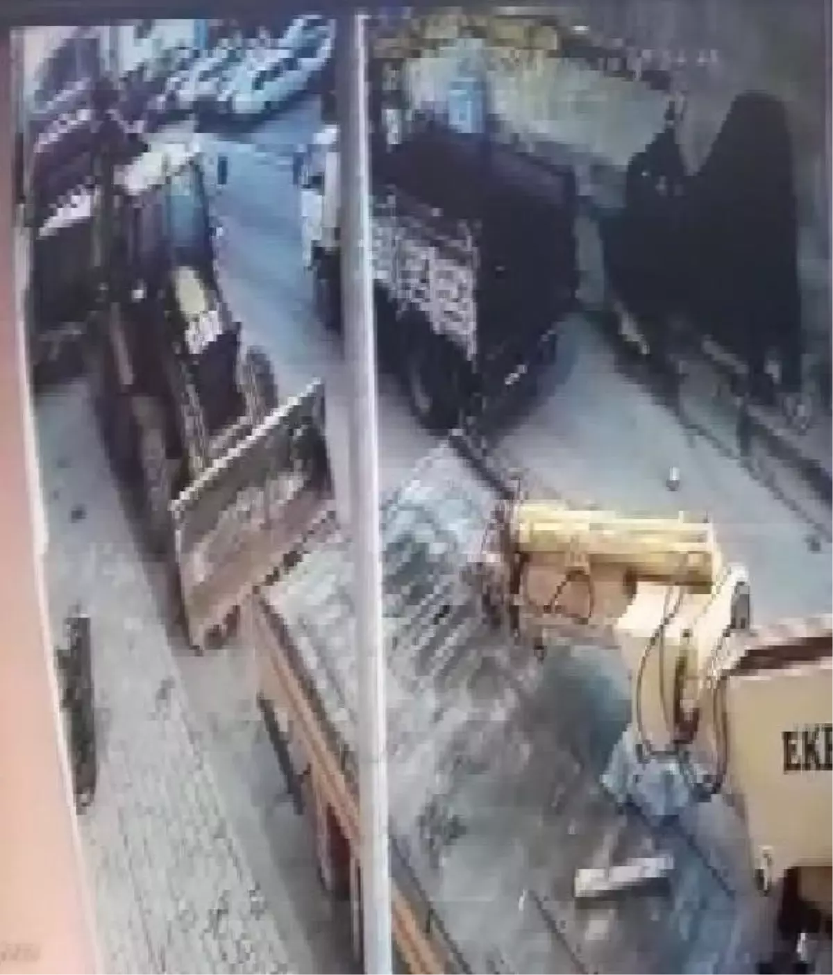 Köpekler İçin Yaptıkları Kulübeyi Komşuları Vinçle Yıktı