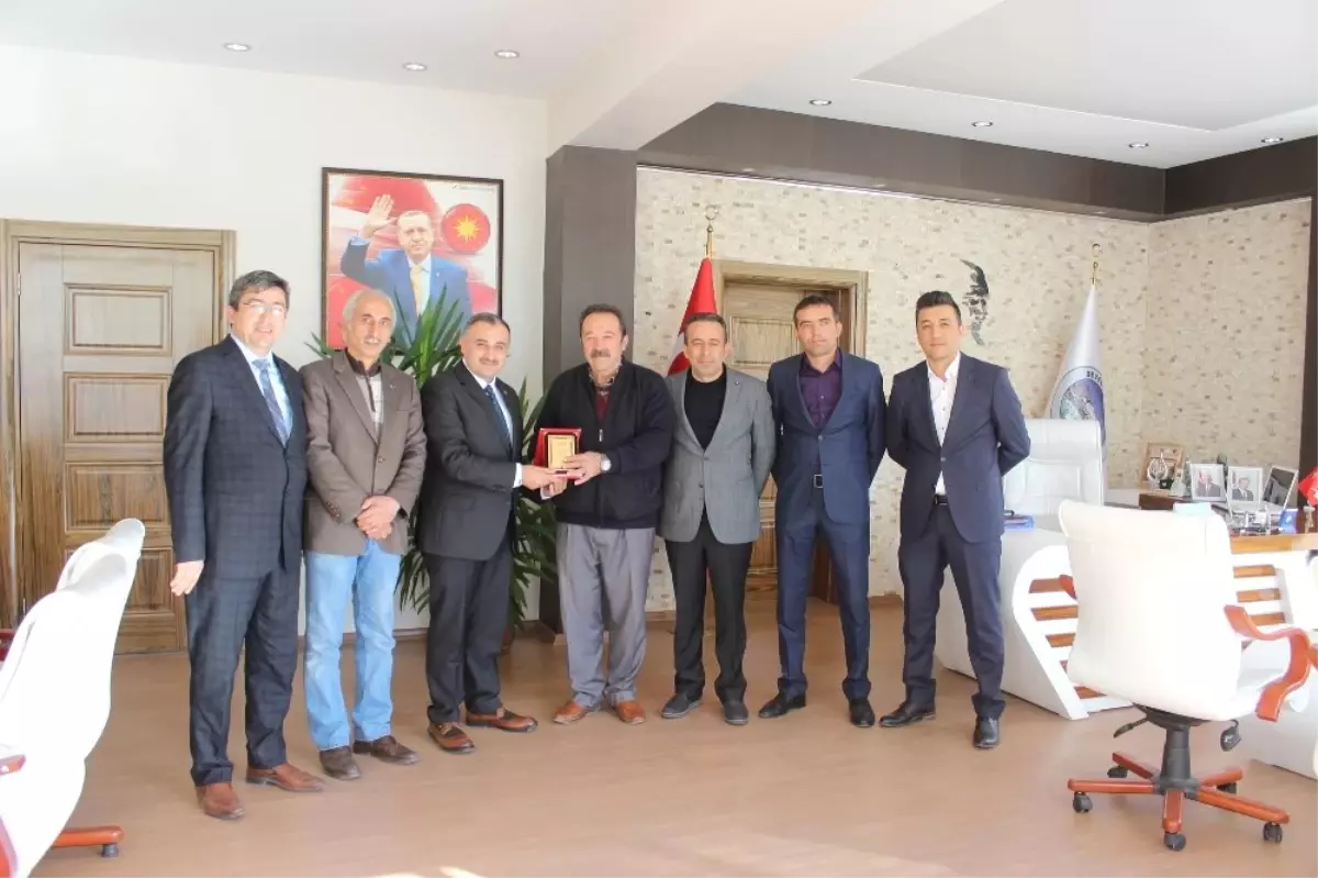 Şıhlı Mahallesinden Başkan Cabbar'a Teşekkür Ziyareti