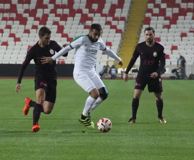 Galatasaray Deplasmanda Sivas Belediyespor'a 2-1 Mağlup Oldu Galatasaray Deplasmanda Sivas Belediyespor'a 2-1 Mağlup Oldu