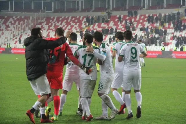 Ziraat Türkiye Kupası: Sivas Belediyespor: 2 - Galatasaray: 1 (Maç Sonucu) Ziraat Türkiye Kupası: Sivas Belediyespor: 2 - Galatasaray: 1 (Maç Sonucu)