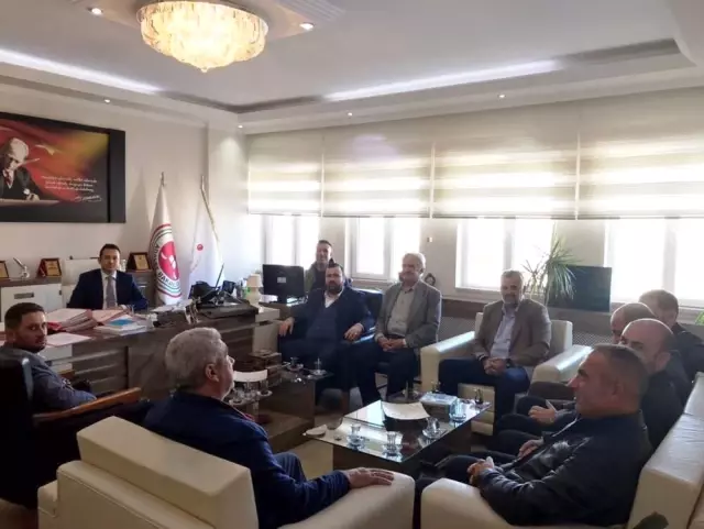 Ayvalık AK Parti'den Başsavcı Tokel'e Nezaket Ziyareti Ayvalık AK Parti'den Başsavcı Tokel'e Nezaket Ziyareti
