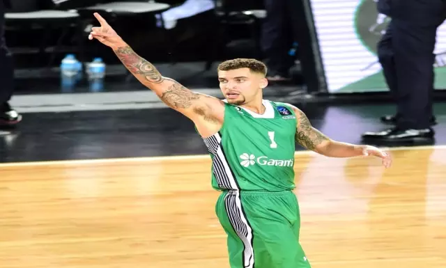 Darüşşafaka Liderliği Garantiledi Darüşşafaka Liderliği Garantiledi