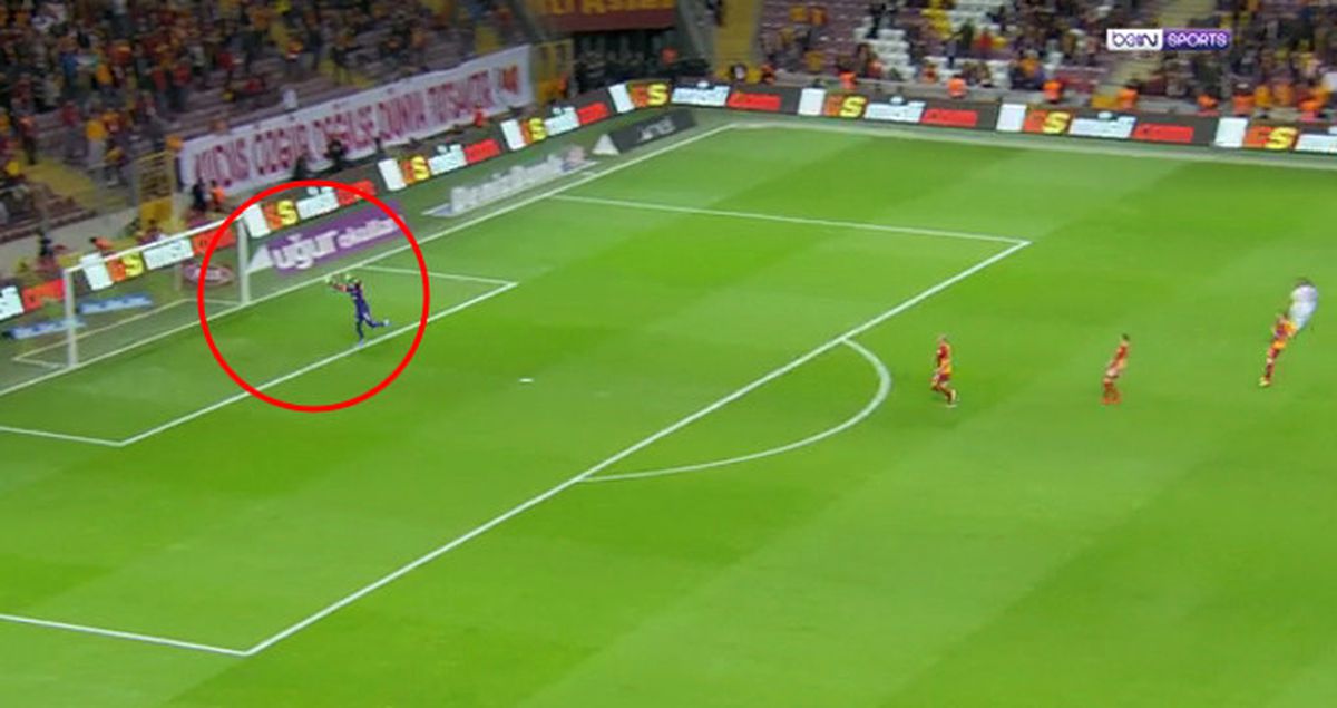 Galatasaray, Hatalı Goller Yiyen Muslera'ya Antrenör Arıyor