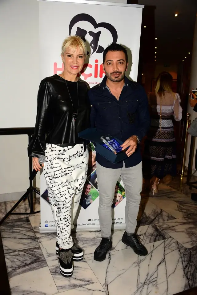 Ömür Gedik, Özge Peker Ve Esra Fazlıoğlu'nun Davetinde Haçiko İçin Bir Araya Geldiler