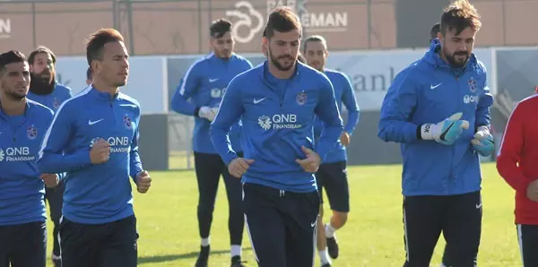 Trabzonspor'da Uğur ve Okay Takımla Çalıştı Trabzonspor'da Uğur ve Okay Takımla Çalıştı