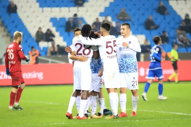 Trabzonspor'da Yedeklerin Formu Yüzleri Güldürdü Trabzonspor'da Yedeklerin Formu Yüzleri Güldürdü
