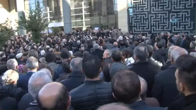 Ünlü Halk Ozanı Ali Kızıltuğ İçin Cemevinde Tören Ünlü Halk Ozanı Ali Kızıltuğ İçin Cemevinde Tören