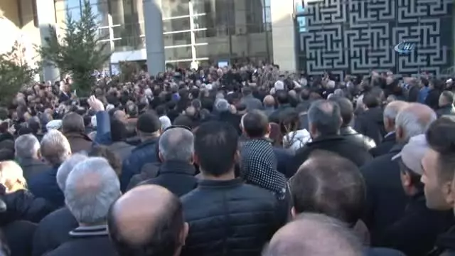 Ünlü Halk Ozanı Ali Kızıltuğ İçin Cemevinde Tören Ünlü Halk Ozanı Ali Kızıltuğ İçin Cemevinde Tören