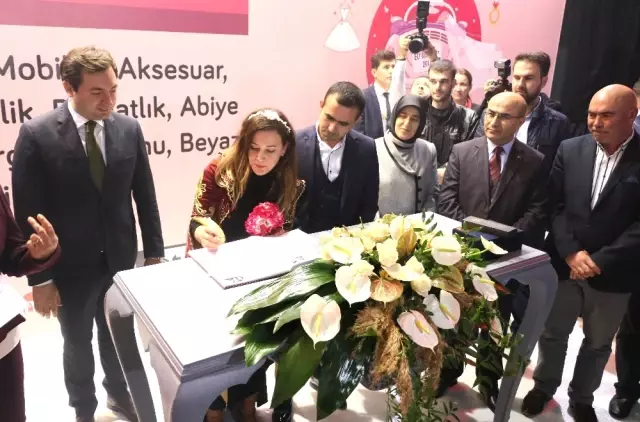 Adana'da 'Ev'leniyoruz Fuarı' Açıldı