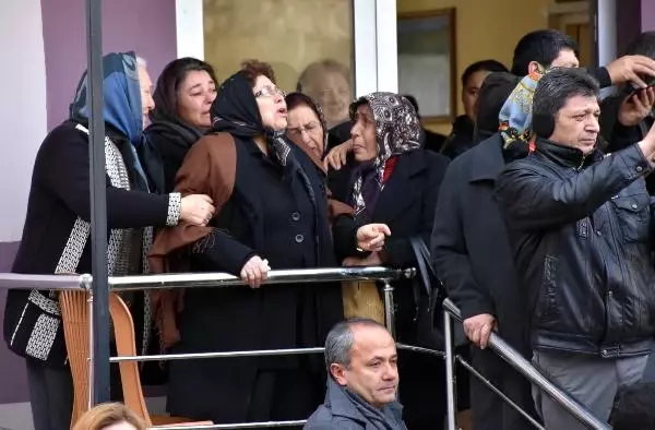 Halk Ozanı Ali Kızıltuğ, Son Yolculuğuna Uğurlandı Halk Ozanı Ali Kızıltuğ, Son Yolculuğuna Uğurlandı