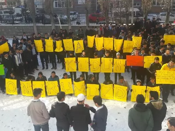 Liselilerden Kudüs Tepkisi Liselilerden Kudüs Tepkisi