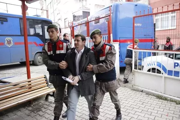 Tekirdağ'da Fetö'nün 'Kripto Askerleri' Hakim Karşısına Çıktı Tekirdağ'da Fetö'nün 'Kripto Askerleri' Hakim Karşısına Çıktı